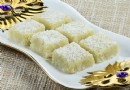 Kobbari Mithai (Kokos-Burfi) Rezept 