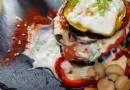 Champignon-Auberginen-Turm mit Tomaten-Chutney-Rezept 