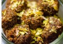 Kokosnuss-Pista Laddoo Rezept 