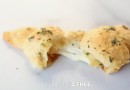 Rezept für mit Käse gefüllte Halbmondbrötchen 