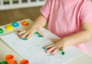 Selbstgemachte Fingerfarbe mit 4 Zutaten:Eine lustige, billige und EINFACHE Möglichkeit, Kinder zu beschäftigen 