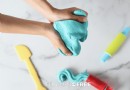 Ein Kool-Aid Playdough-Rezept, das Ihre Kinder lieben werden 